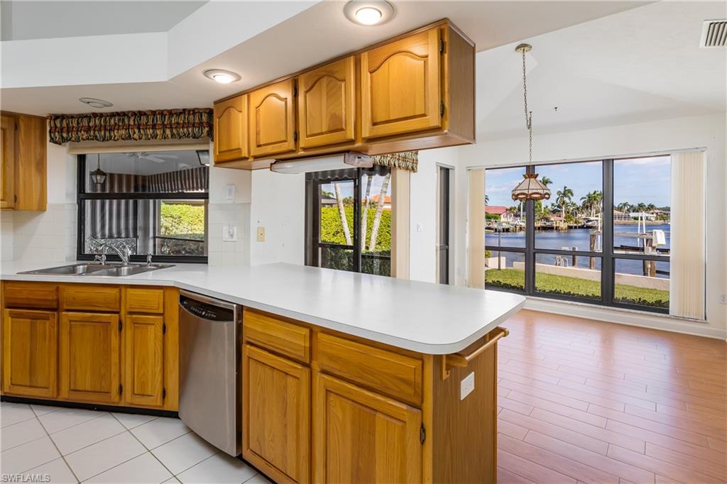 PORT OF THE ISLANDS - Residential