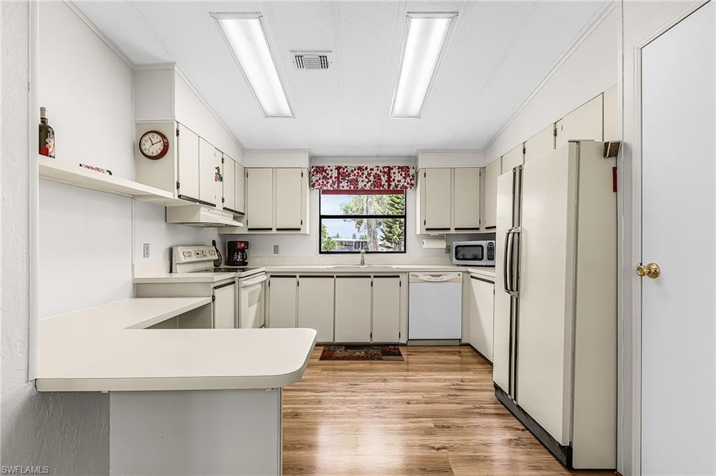 OAK PARK VILLAGE CO-OP INC - Residential