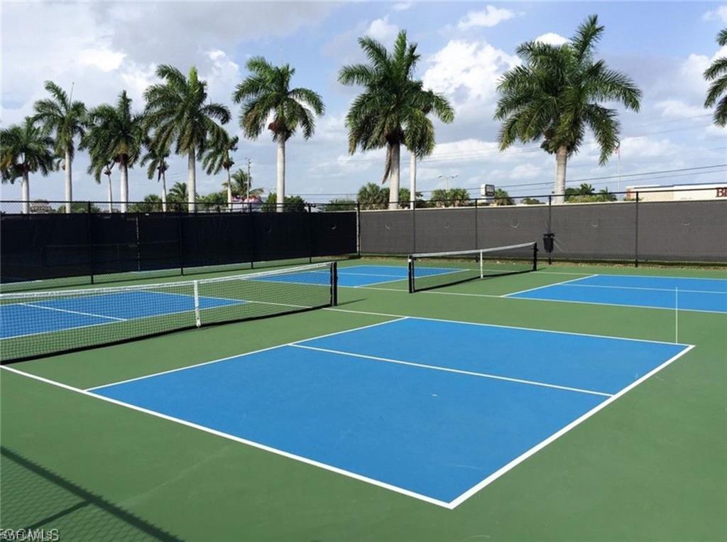 WINDJAMMER VILLAGE AT THE LAND - Residential