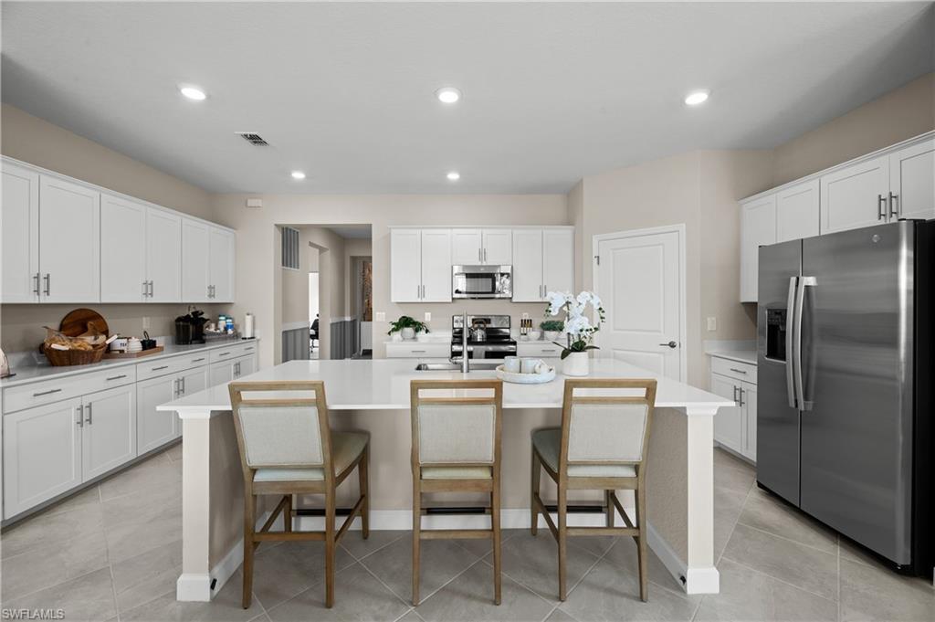 COUNTRY CLUB - Residential