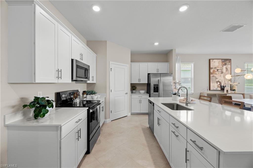 COUNTRY CLUB - Residential