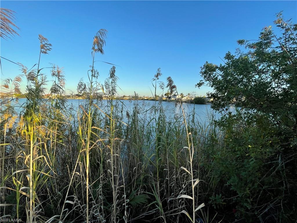 CAPE CORAL - Land