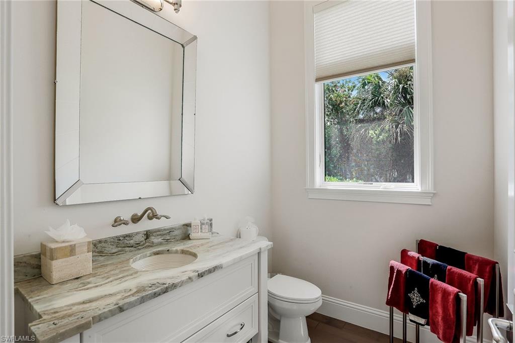 BAY WOODS - Residential
