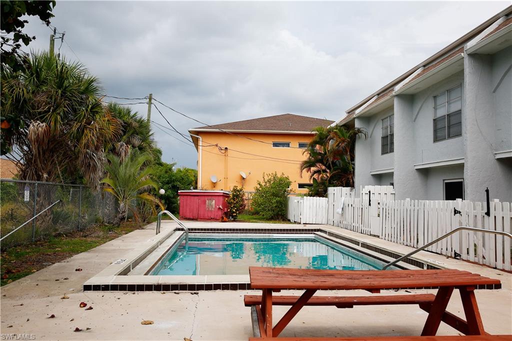 CORAL BAYVIEW CONDO - Residential
