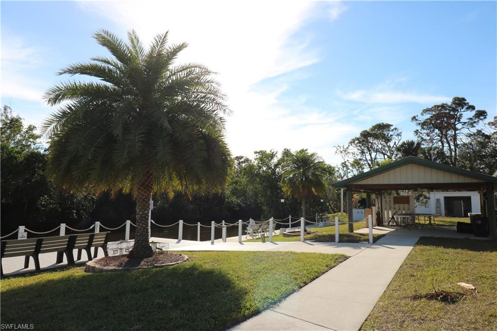 COACHLIGHT MANOR MOBILE HOME - Land
