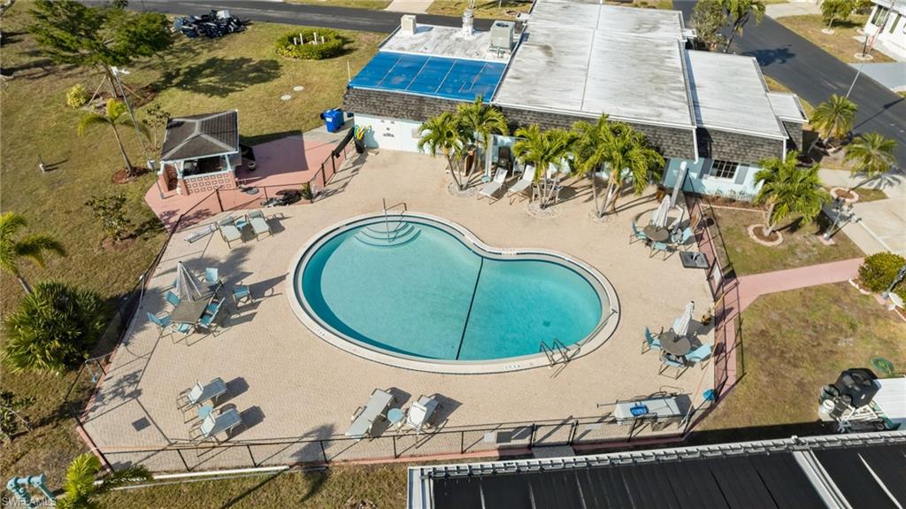 COACHLIGHT MANOR MOBILE HOME - Land