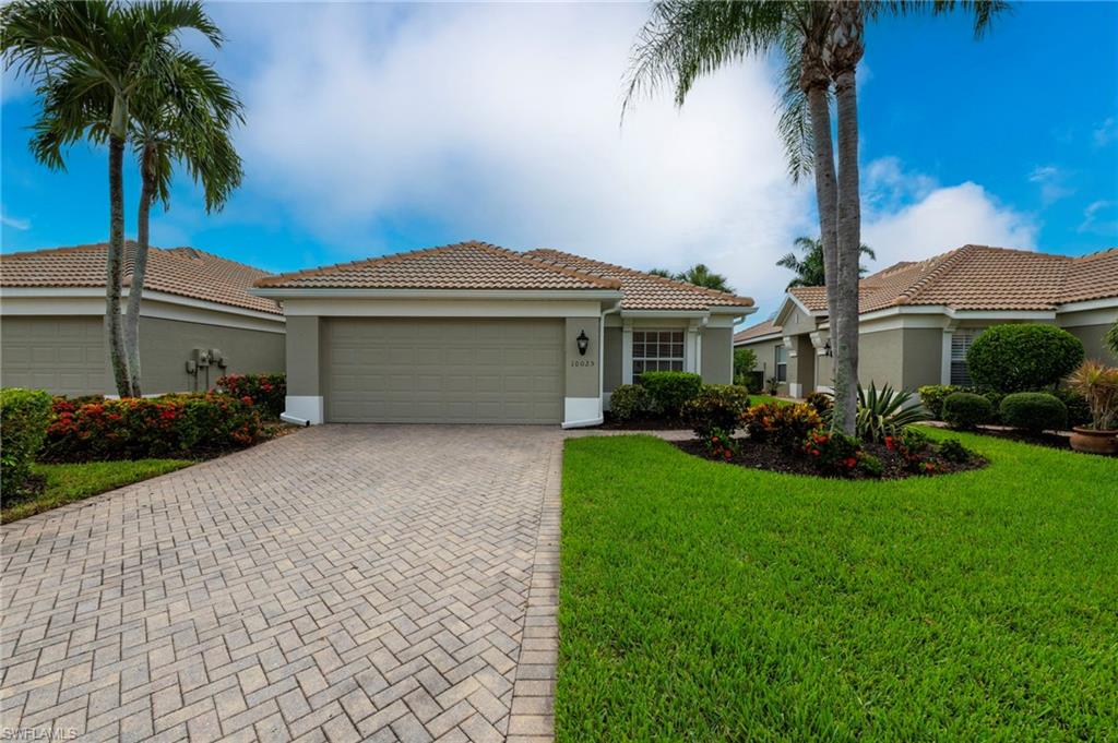 MAJESTIC POINTE - Residential