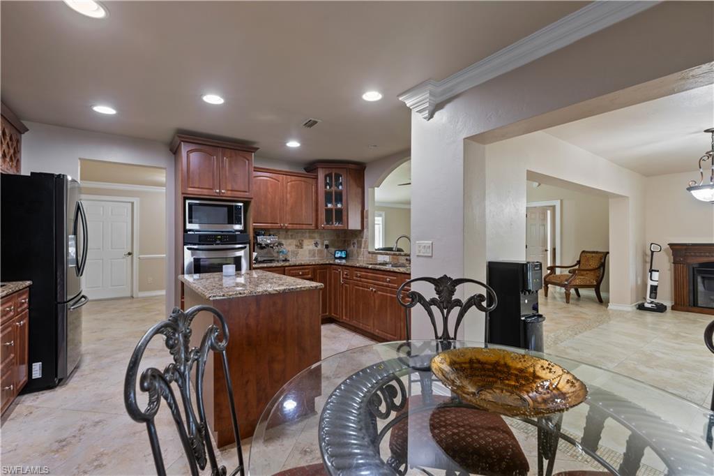 GOLDEN GATE ESTATES - Residential