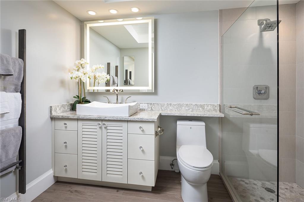LAURENTIANS - Residential