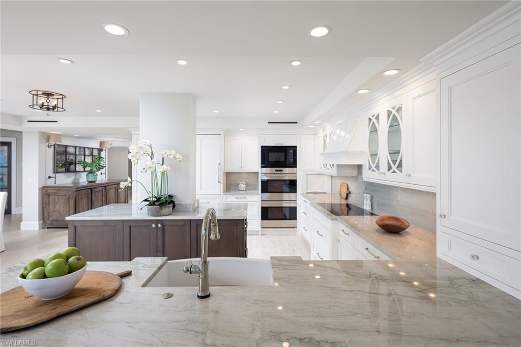 LAURENTIANS - Residential
