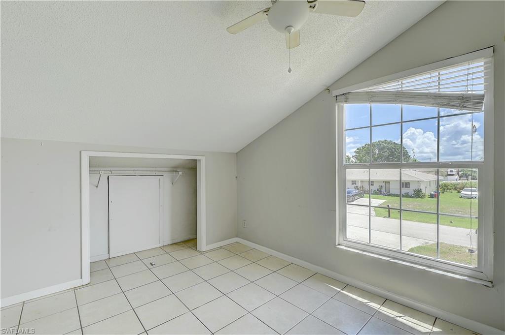 SAN CARLOS PARK - Residential