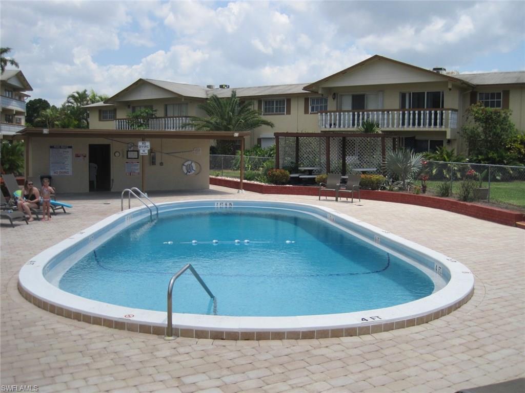 WINDSOR WEST - Residential