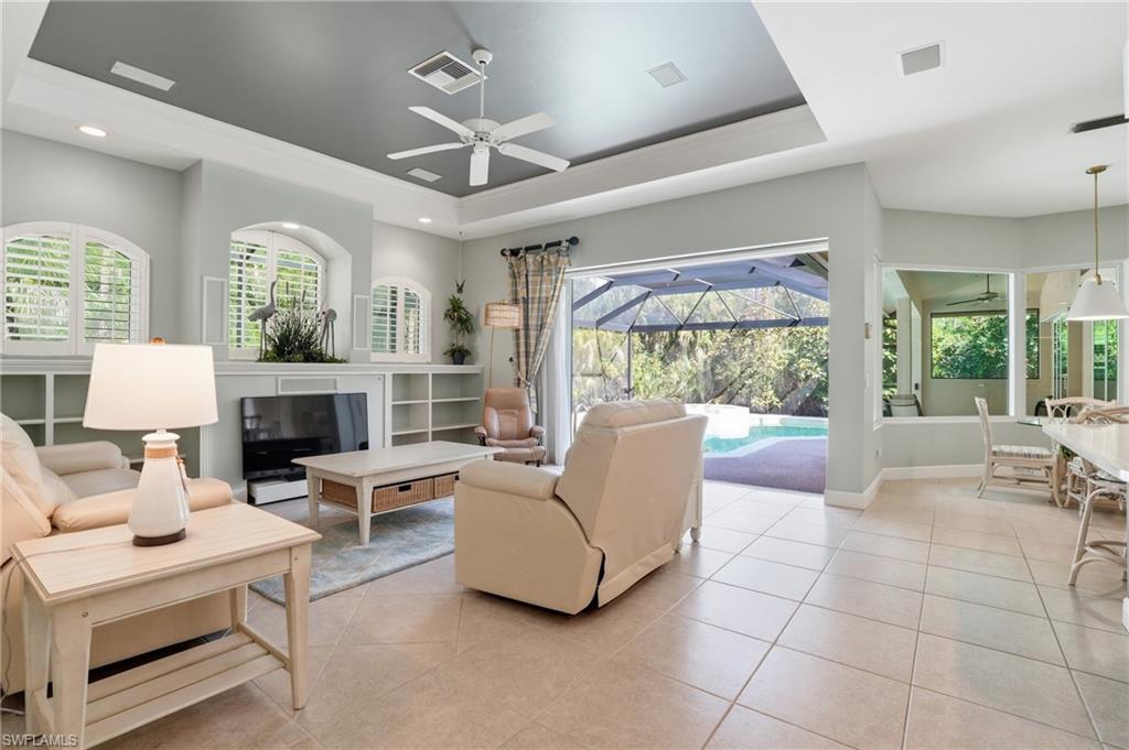 COLLIER WOODS - Residential