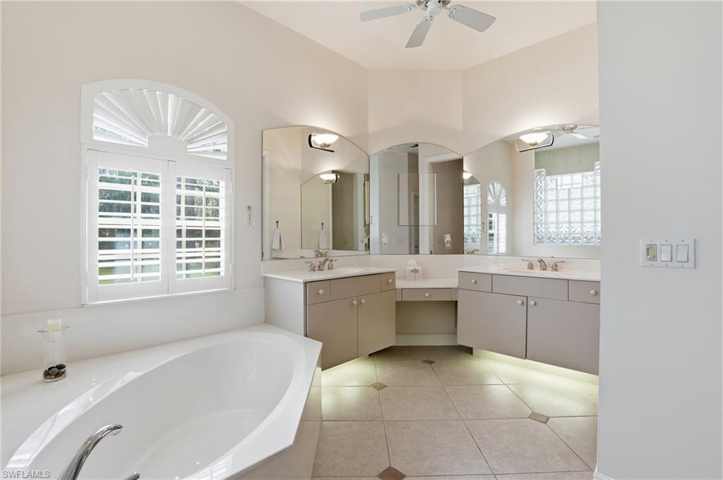 COLLIER WOODS - Residential