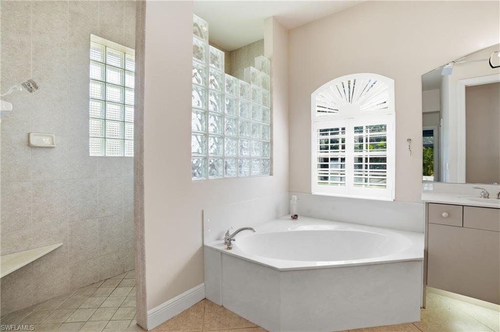 COLLIER WOODS - Residential