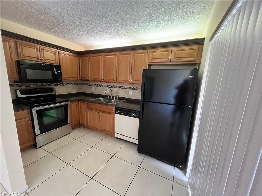 PARKWOODS TOWNHOUSE COMMUNITY - Residential