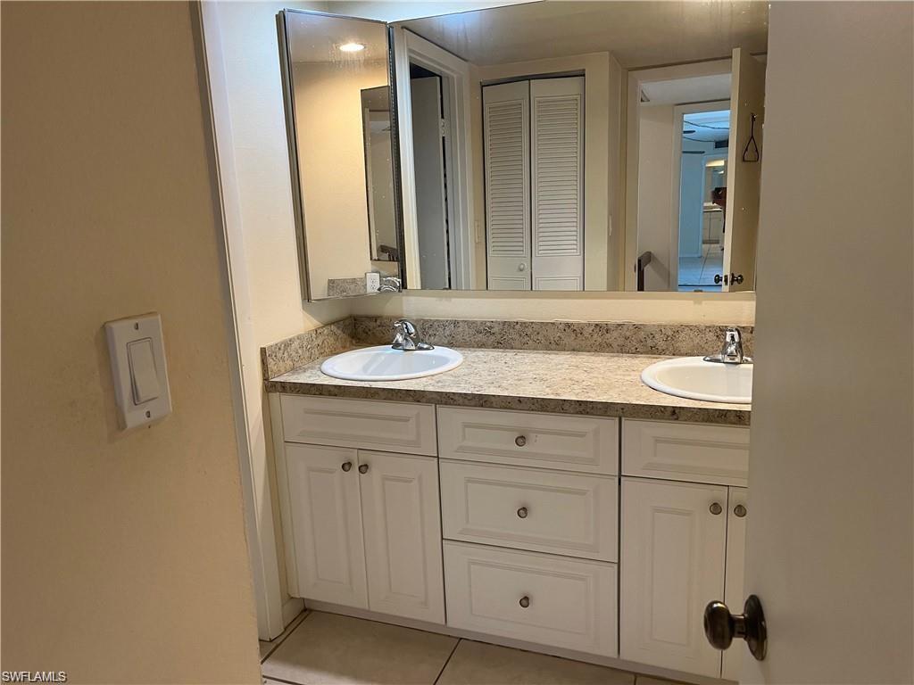 PARKWOODS TOWNHOUSE COMMUNITY - Residential