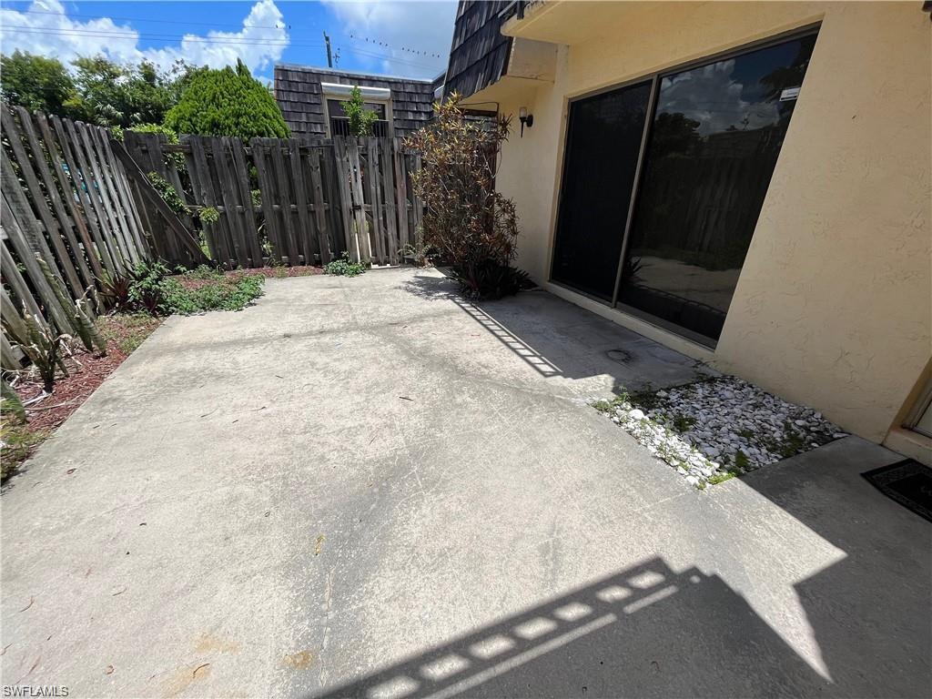 PARKWOODS TOWNHOUSE COMMUNITY - Residential