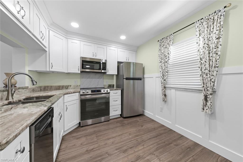 SEVEN LAKES - Residential