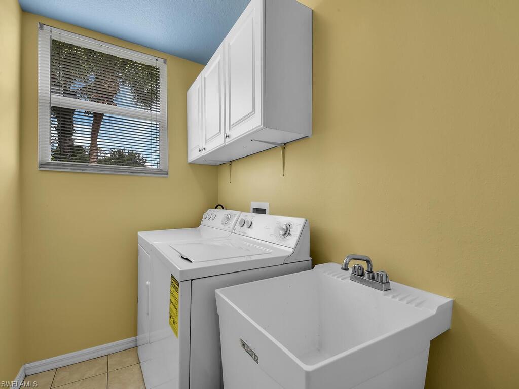 HUNTINGTON LAKES - Residential