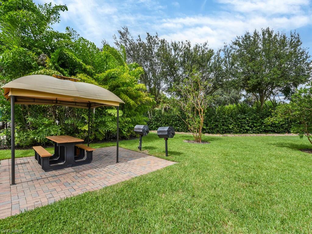 HUNTINGTON LAKES - Residential