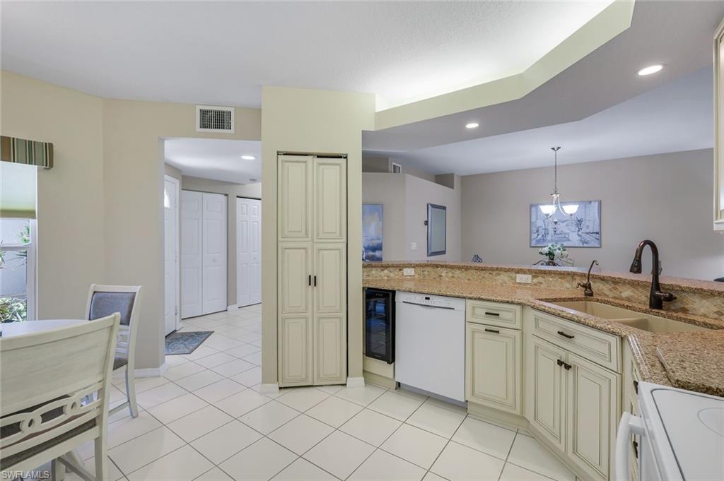 LIGHTHOUSE BAY - Residential