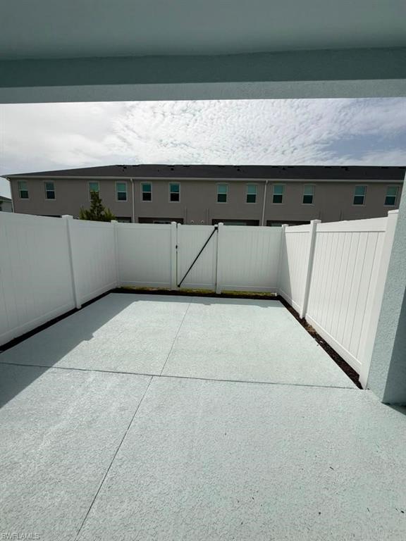 TUCKERS COVE - Residential Lease