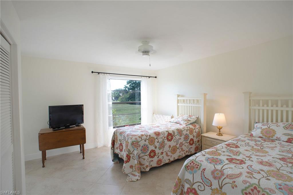 LAKEWOOD VILLAS - Residential