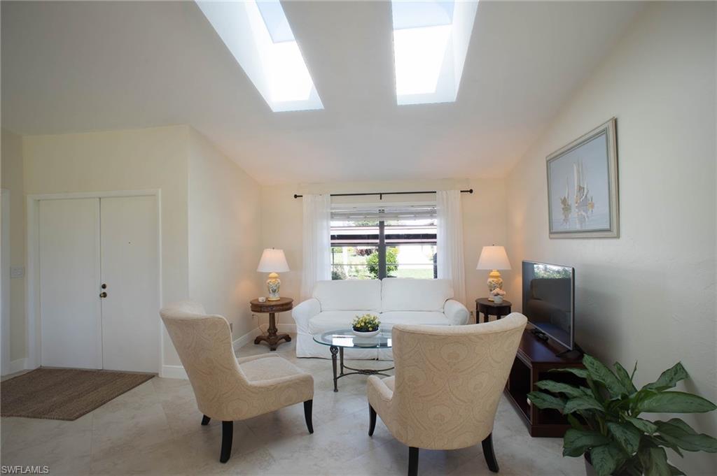 LAKEWOOD VILLAS - Residential
