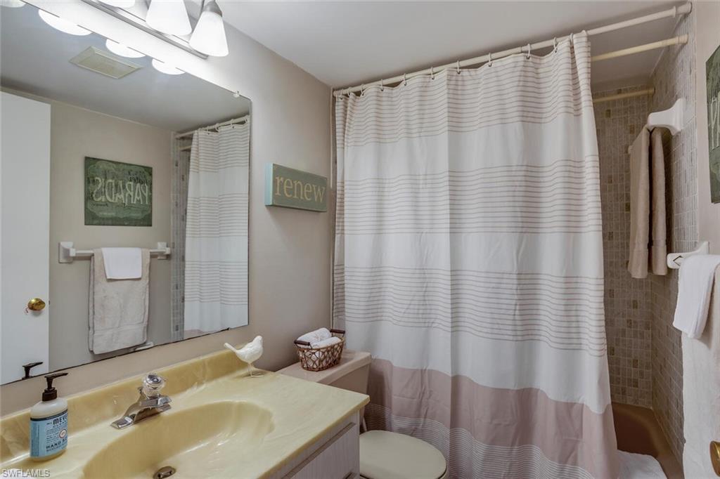 LORD JAMES CONDO - Residential