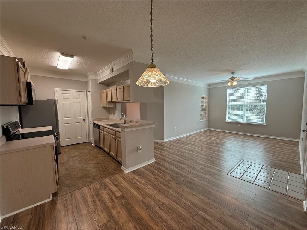 ROYAL GREENS - Residential Lease