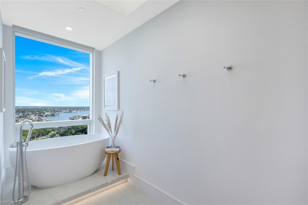 BAY SHORE PLACE - Residential