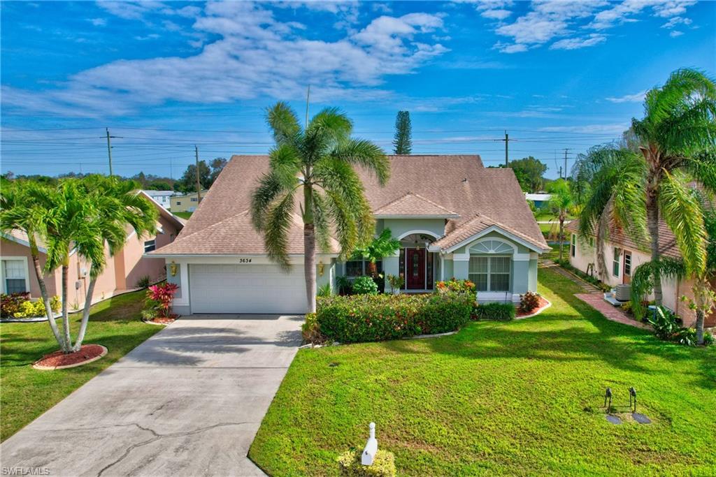 QUEENS PARK AT LAGO VERDE - Residential