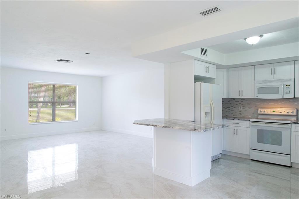 Home has been fully renovated. New roof in 2018
Reverse Osmosis. Excellent location surrounded by beautiful homes in the entire street. Less than 5 min from Collier Blvd. This property has a huge 1200 sq ft storage in the back of the house with permits.