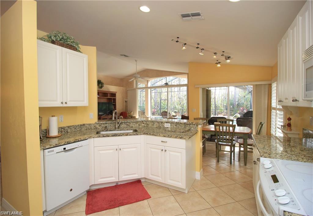 SATURNIA LAKES - Residential Lease
