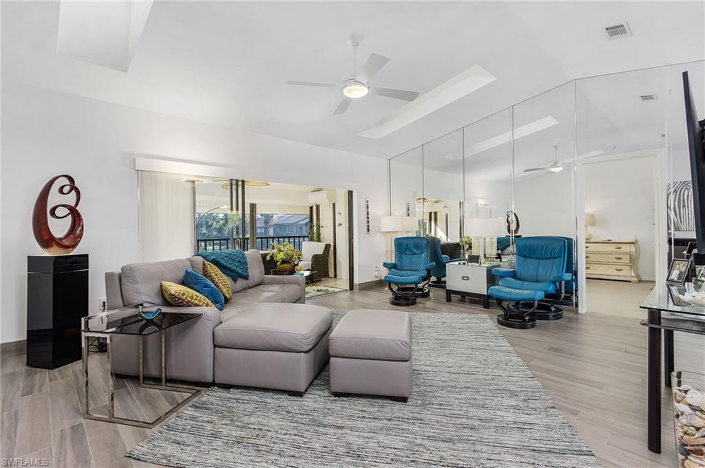 COACH HOUSE - Residential