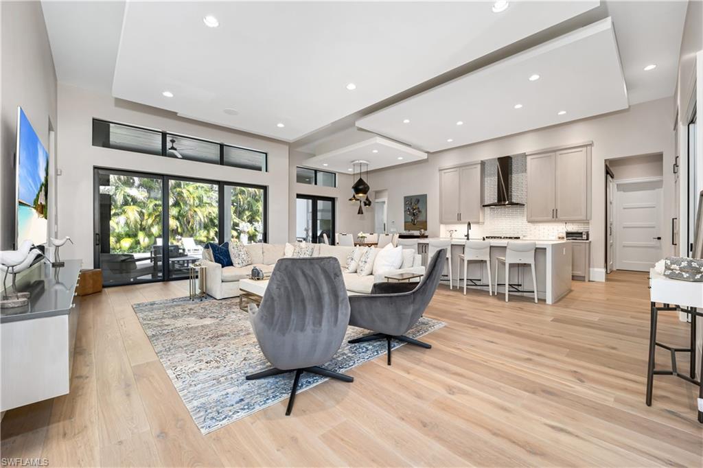 PARK SHORE - Residential
