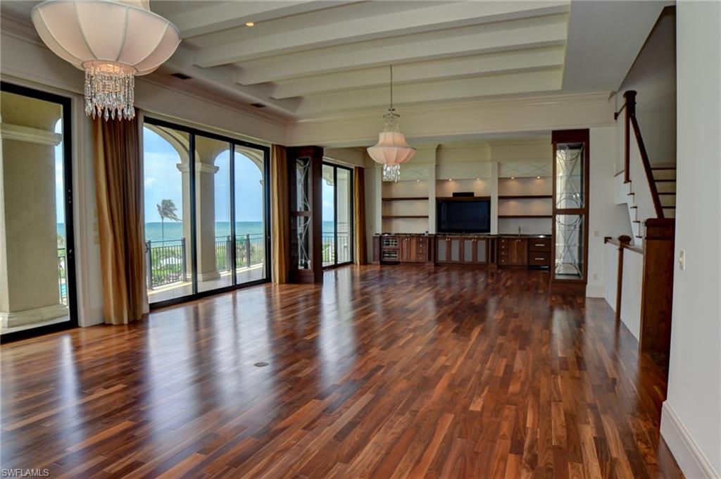BAREFOOT BEACH - Residential
