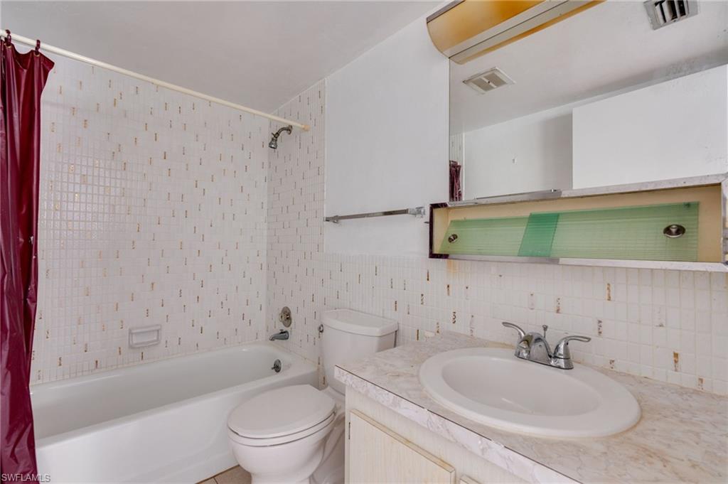 VILLA CAPRI CONDOMINIUM - Residential Lease