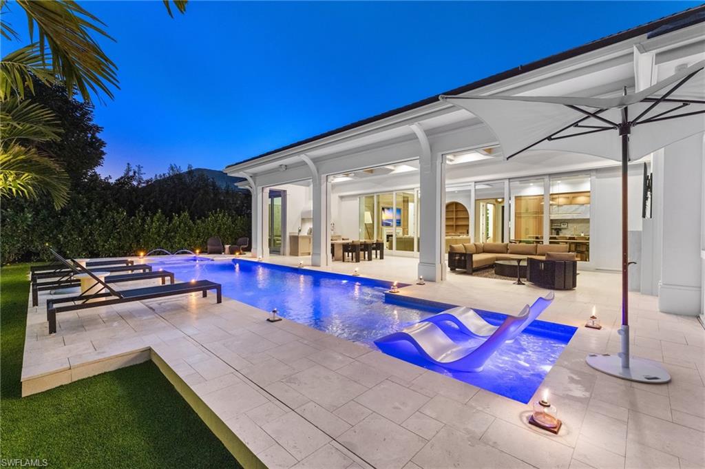 MOORINGS - Residential