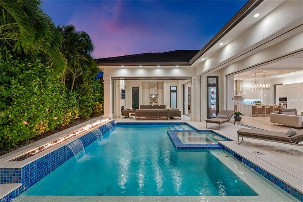MOORINGS - Residential