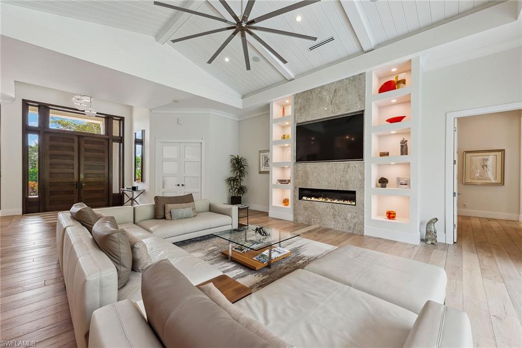 MOORINGS - Residential