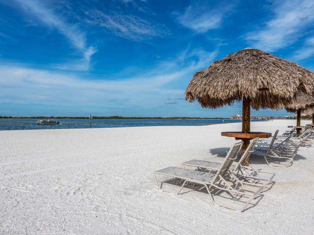 HIDEAWAY BEACH - Land