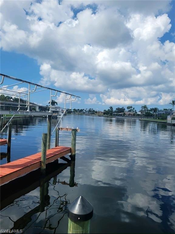 YACHT CLUB - Land