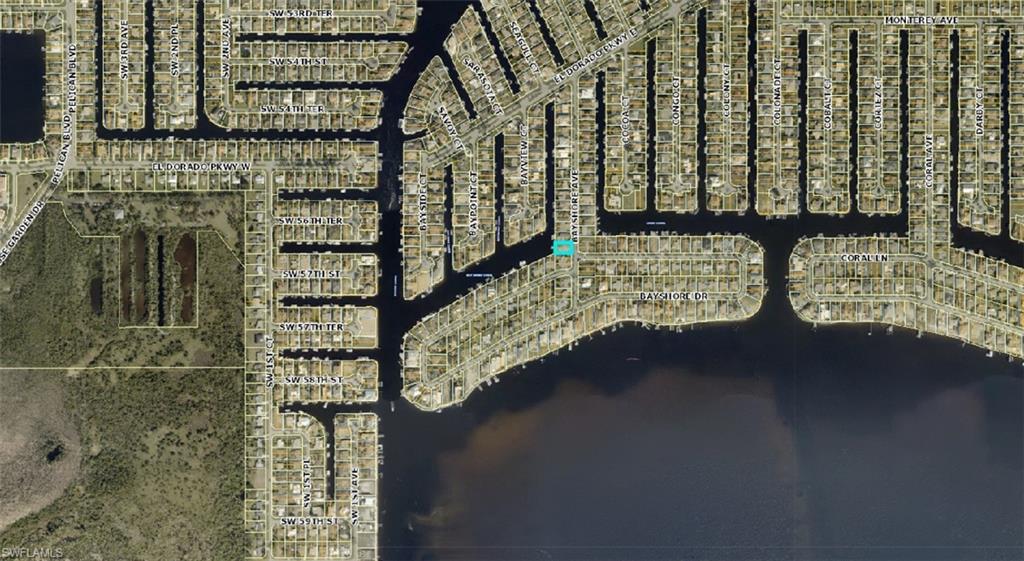 YACHT CLUB - Land