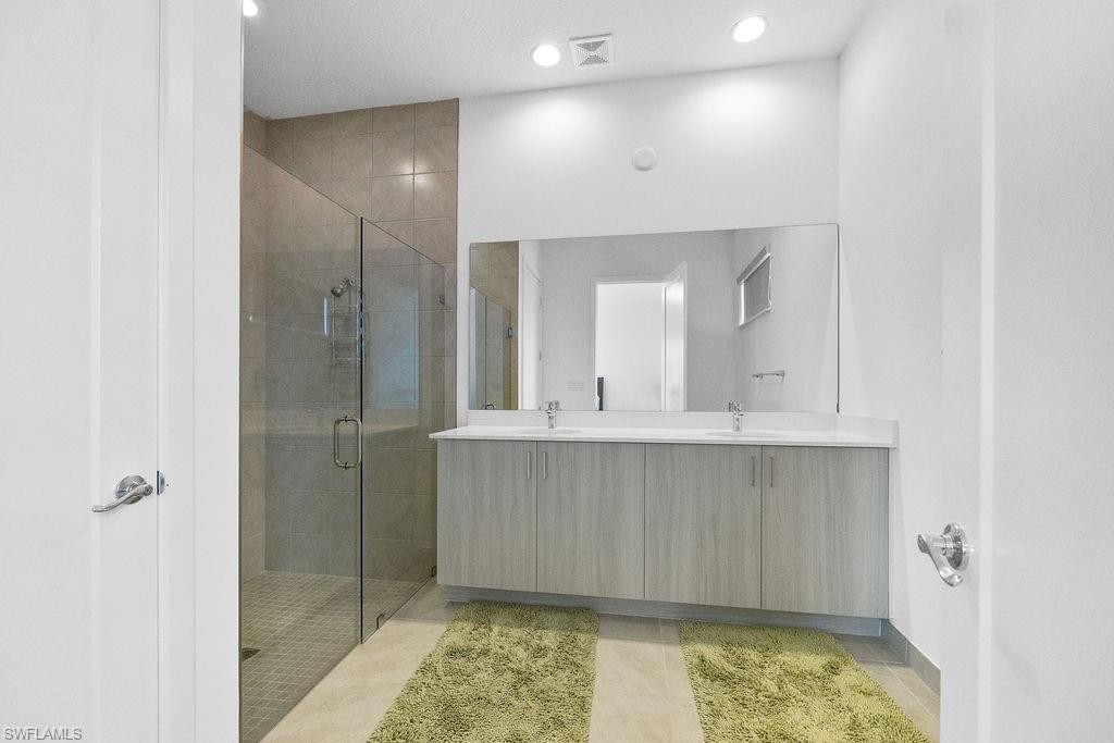 MAPLE RIDGE - Residential Lease