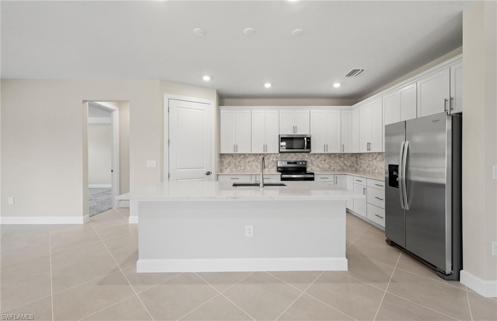 COUNTRY CLUB - Residential
