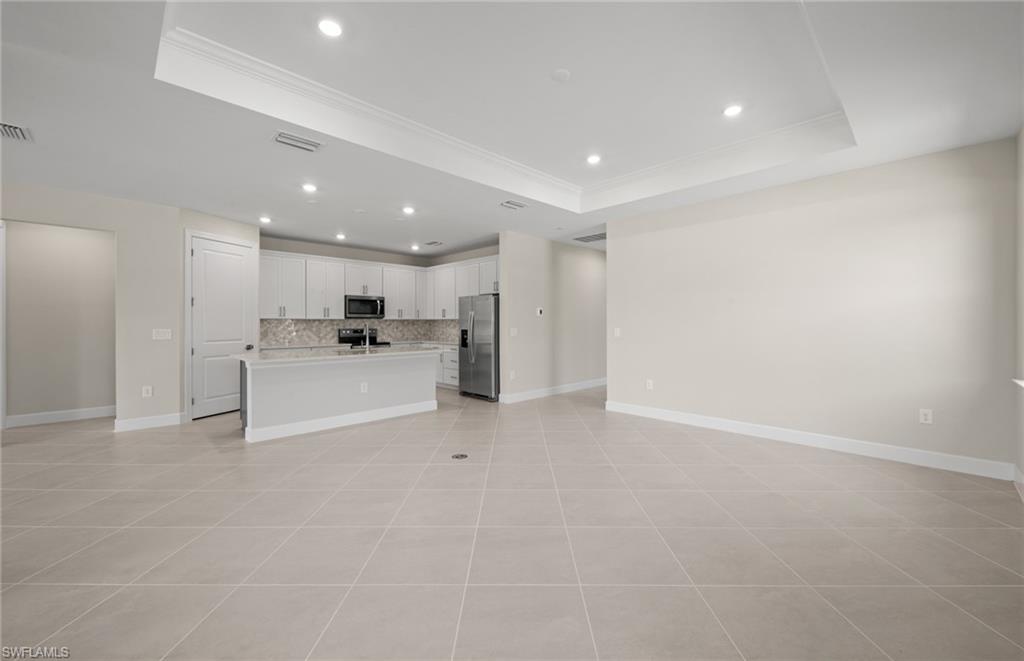 COUNTRY CLUB - Residential