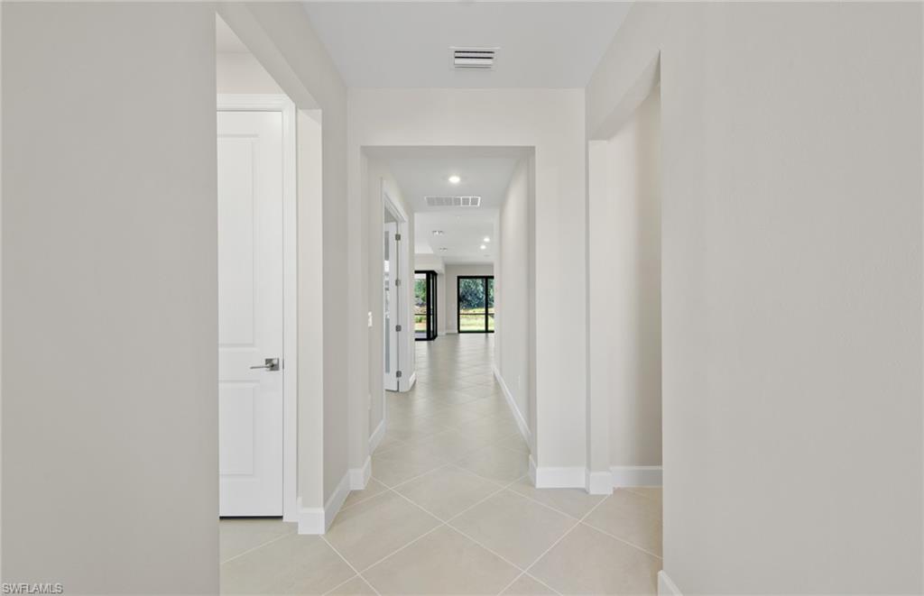 COUNTRY CLUB - Residential