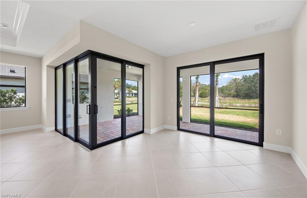 COUNTRY CLUB - Residential